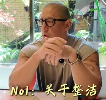 FB体育登录入口-蒋介石曾孙蒋友柏，这位49岁的男人晒出自己的家，甩出两条铁律